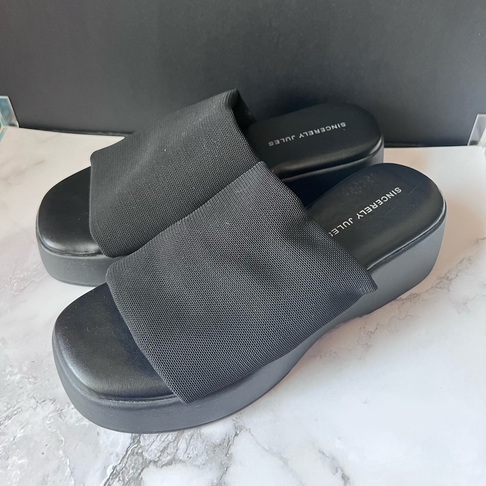 NWOT Sincerely Jules Black Platform Sandals